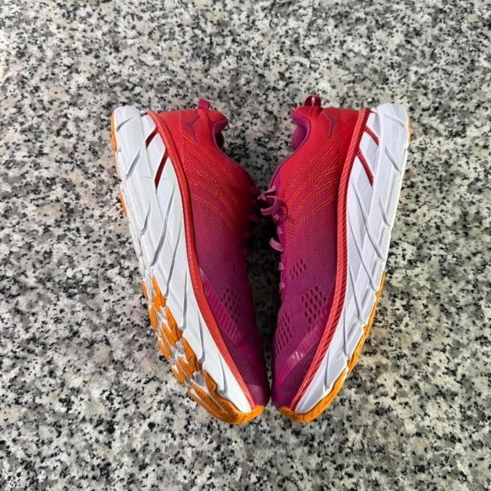 Hoka One One Clifton 6 Red Running Sneaker Shoe W9.5 1102873 - Picture 3 of 5